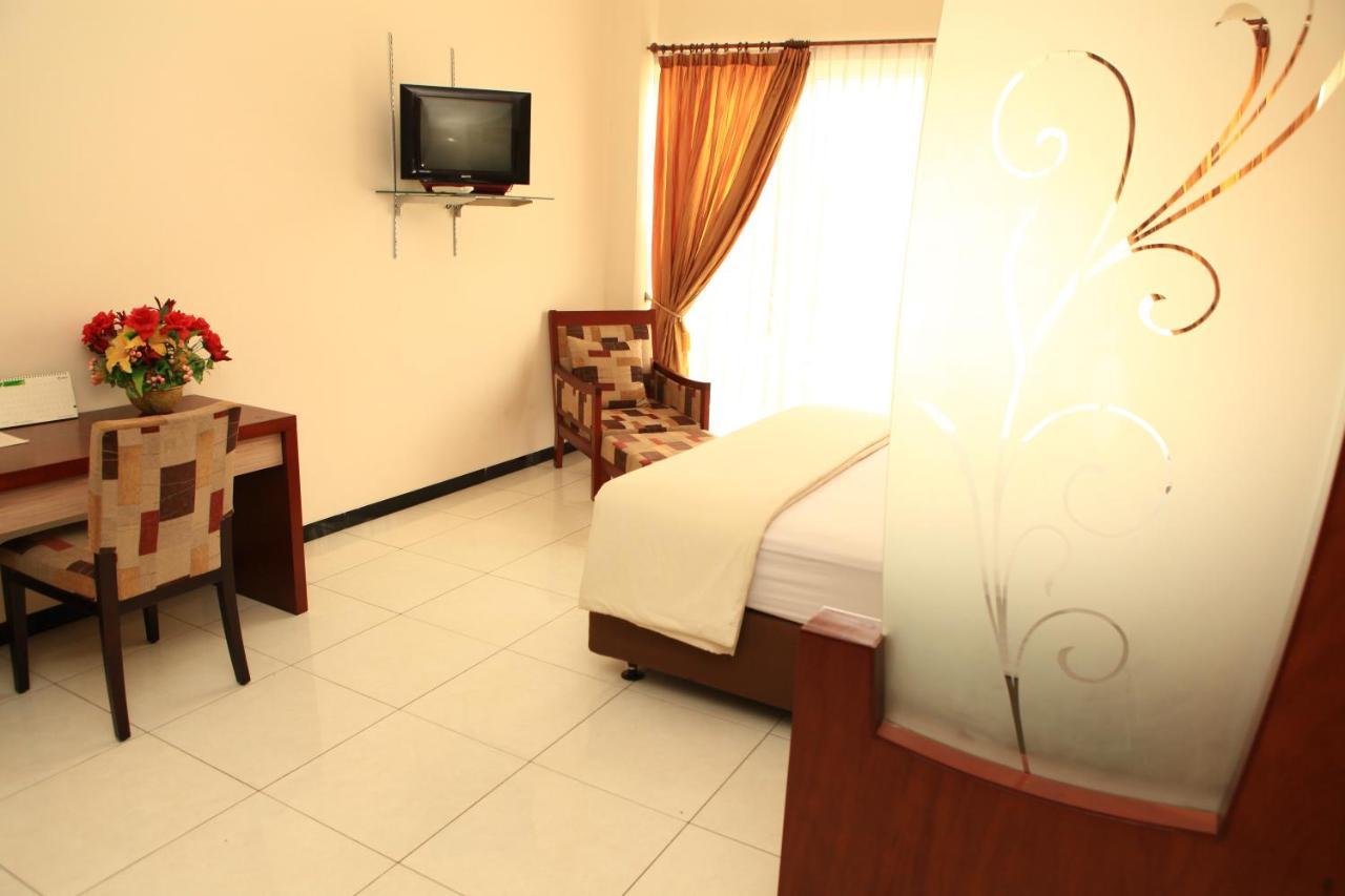Arya Graha Semarang Hotel Exterior foto