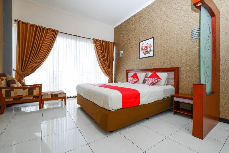 Arya Graha Semarang Hotel Exterior foto