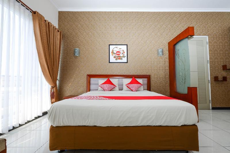 Arya Graha Semarang Hotel Exterior foto